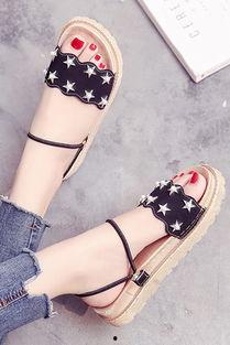 拖鞋女视频,时尚潮流的街头风采